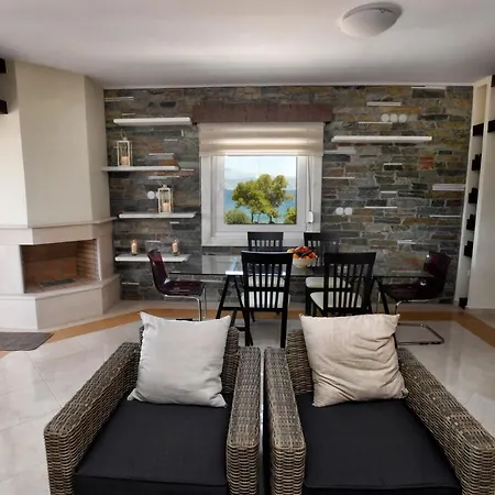 Lejlighed Livas Almyri Seafront Flat