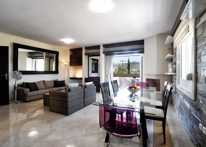 Livas Almyri Seafront Flat