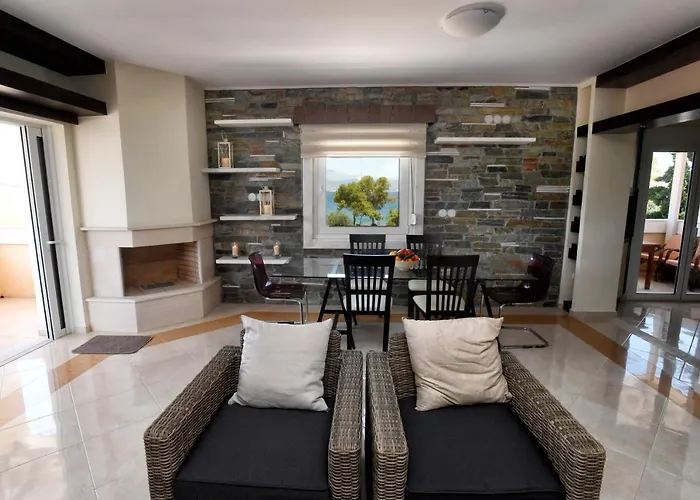 Lejlighed Livas Almyri Seafront Flat